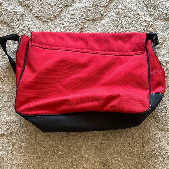 Tommy Hilfiger Bold Red and Black Messenger Bag - Picture 4 of 4